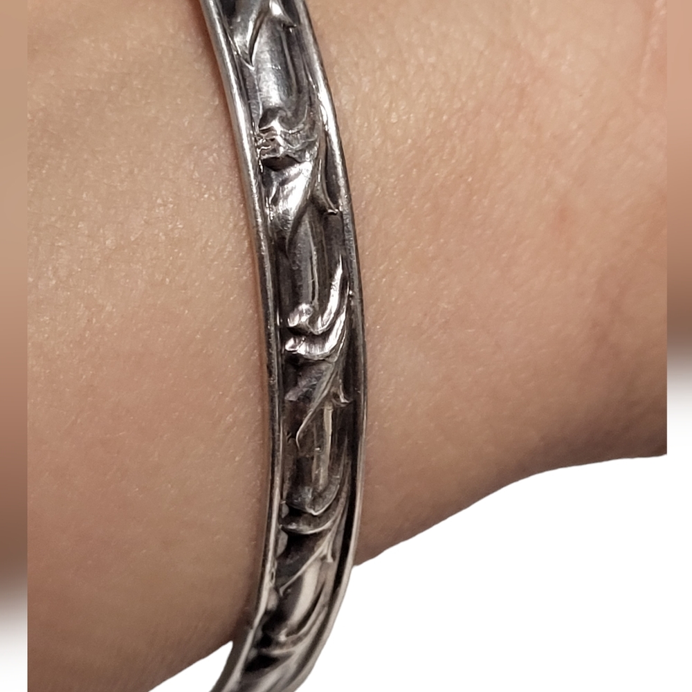 Silver Bangle Bracelet 8" 6mm 11.7 gram.